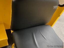 Kirovets K700A V8