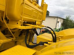 Kirovets K700A V8