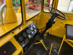 Kirovets K700A V8