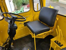 Kirovets K700A V8