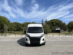 Peugeot Boxer Carado CV600 2025 | Automático | Totalmente equipado