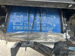 DAF LF 260 KOFFER+LBW