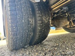 Mercedes-Benz Sprinter 416 CDI Minibus – 17 Seats – 2 Sets of Ti