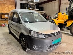 Volkswagen Caddy TDI Van – 2 sets of tires