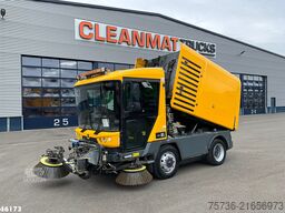 Balayeuse de voirie Ravo 540 with 3-rd brush