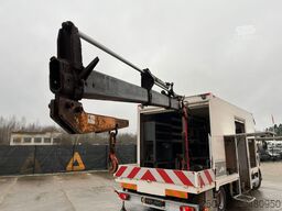 Renault D12 4x2 WORKSHOP ON WHEELS / FASSI M30A.13 / B...