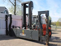 Kalmar DC 13.6-600 empty container handler