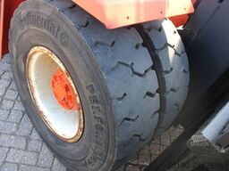 Kalmar DC 13.6-600 empty container handler