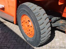 Kalmar DC 13.6-600 empty container handler