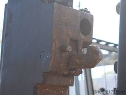 Kalmar DC 13.6-600 empty container handler