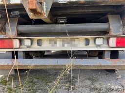 Maur Triple-axle trailer – Requires repairs