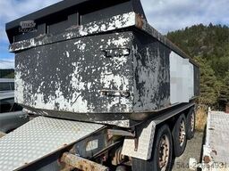Maur Triple-axle trailer – Requires repairs
