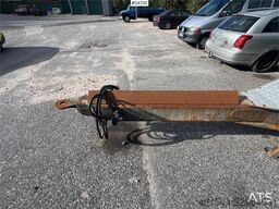 Maur Triple-axle trailer – Requires repairs