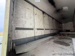 Ekeri Box semi-trailer with aluminium ramps