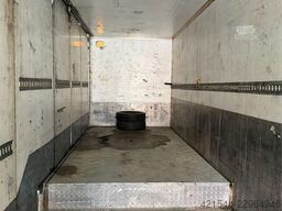 Ekeri Box semi-trailer with aluminium ramps