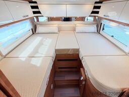 CARTHAGO Chic C-Line T 4.9 LE MB *Einzelbetten-Sat-Solar*