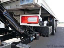 SCHMITZ CARGOBULL SKO SBO 18 / LBW BÄR 2000 kg /ROLLTOR / 3 x ZURR