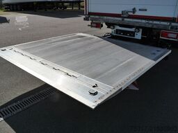 SCHMITZ CARGOBULL SKO SBO 18 / LBW BÄR 2000 kg /ROLLTOR / 3 x ZURR
