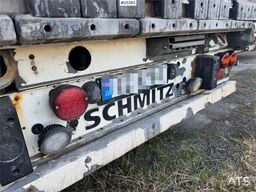 Schmitz box semi-trailer with refrigeration/freezer unit –