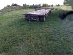 Langendorf 3 Achser  Anhänger 9,4m Aufbau