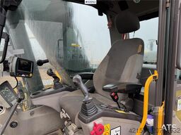 Volvo EC 220 DL w/ rototilt, tooth tray and GPS.