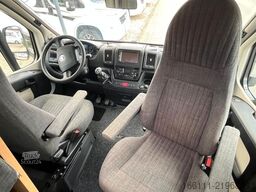 DETHLEFFS A 6977 - Festbett - 2 x Klima - AHK -