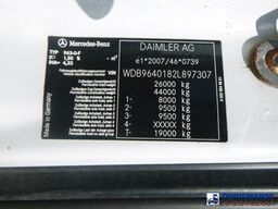 Mercedes-Benz Arocs 3333 6x6 RHD Romaquip gritter