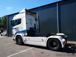 Scania R 450 tractor unit damaged front