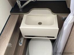 BÜRSTNER Premio 455 TS 1600 kg / Duschpaket / Black Fores