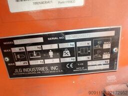 JLG E300AJP