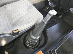 M.A.N. 26.403 F2000 6X4 MANUAL