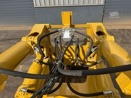 Caterpillar D8T D8R D8N Single Shank Ripper (forged shanks)