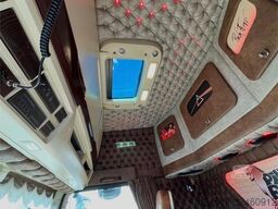 MAN TGX 28.510 6x2 Tractor Unit – Custom Interior