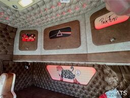 MAN TGX 28.510 6x2 Tractor Unit – Custom Interior