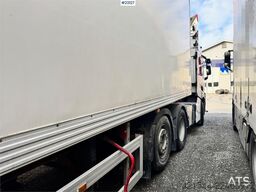 Renault T460 tractor unit