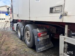 Renault T460 tractor unit