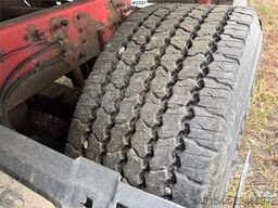 Renault T460 tractor unit