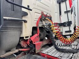 Renault T460 tractor unit