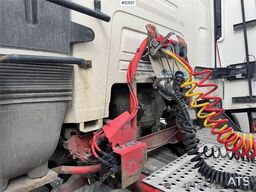Renault T460 tractor unit