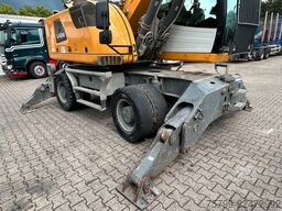 LIEBHERR LH 24 Litronic mit Abbruch- / Sortiergreifer