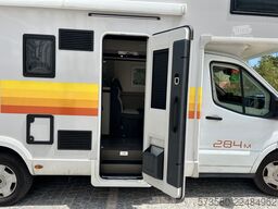Roller Team Kronos 284M | Ford Transit 2.0 TDCi 165 PS Automatik | 5 Sitzplätze