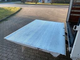 PEUGEOT Boxer Koffer 335 L2 BlueHDi 130 *Ladebordwand*