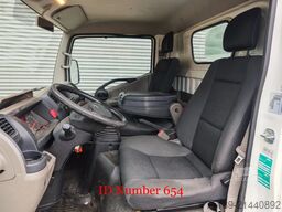 Nissan Cabstar 35.12 NT400 Multitel MJ201