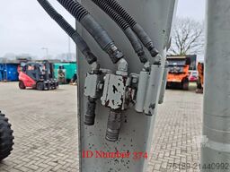 Takeuchi TB175W 3 Buckets!