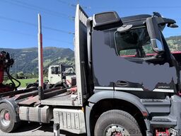 MERCEDES-BENZ Arocs 2851 6x4 Holzlkw mit Kran Bj 2015