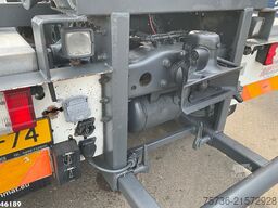 Mercedes-Benz AXOR 1833 AK 4x4 Hiab 20 Tonmeter laadkraan