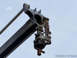 Volvo FMX 500 8x4 TRIDEM HOOKLIFT + CRANE HMF 2320 K4...
