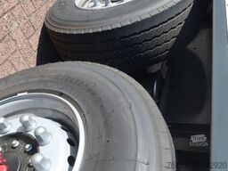 Wielton 3 Asser. Gesloten met Dhollandia klep 2500 kg L...