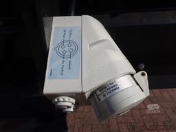 Wielton 3 Asser. Gesloten met Dhollandia klep 2500 kg L...