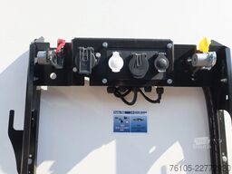 Wielton 3 Asser. Gesloten met Dhollandia klep 2500 kg L...